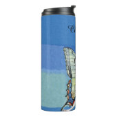 美しい妖精の赤い髪の蝶の翼ブルースカイ タンブラー (回転左)