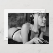美しい少女のビデオゲームプレイ写真 ポストカード (正面/裏面)