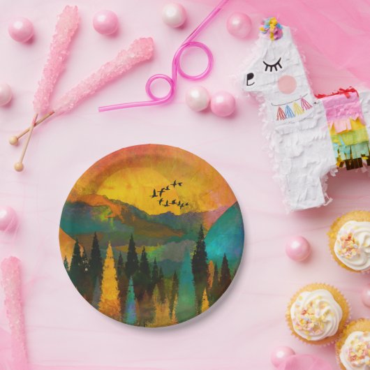 美しい山の夕日、木々と結婚鳥 ペーパープレート (パーティー)