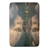 美しい山の湖の夕べ写真 バスマット (正面縦)