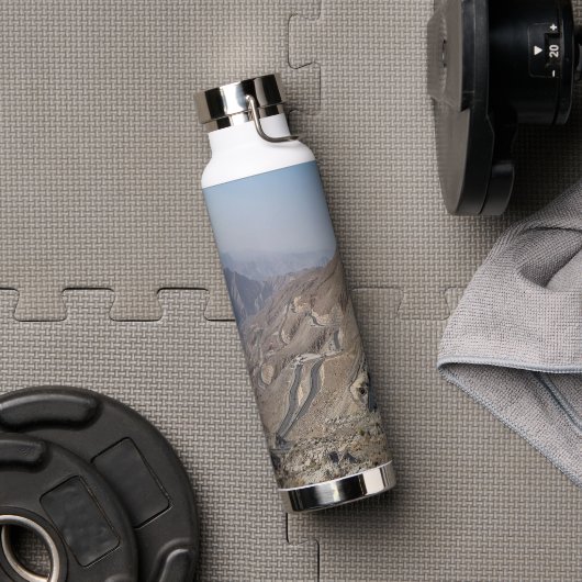 美しい山の風景。 ウォーターボトル (ジム)