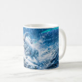 美しい山羊座のシンボル - 荘厳な羊の下に広がるオーロラの空 コーヒーマグカップ (正面右)