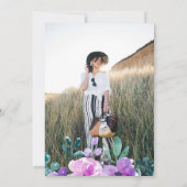 美しい庭園のパープルグリーンの花の卒業式 招待状 (裏面)