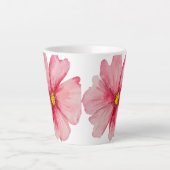 美しい手絵を描のピンクの野生の花 カフェラテマグ (正面)