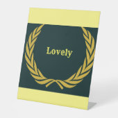 美しい文字プラスチック台座のサイン黄色の王冠 台座サイン (正面)