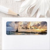 美しい日の出のビーチ – ヌサペニダバリイン ラベル (インサイチュ)