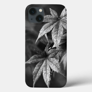 美しい日本のメープルリーフポートレートインB/W iPhone 13ケース