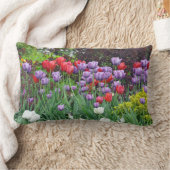 美しい春のチューリップの庭のプリントの枕 ランバークッション (ブランケット)