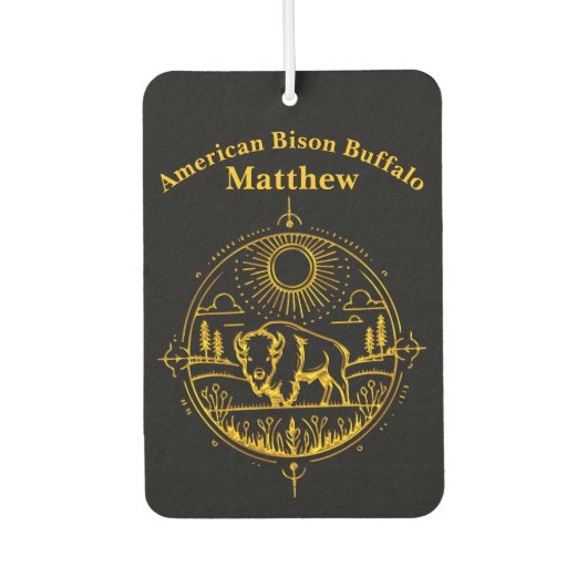 美しい景色の中に立つゴールデンビソン カーエアーフレッシュナー (正面)