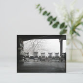 美しい景色を望むロッキングチェアポーチ ポストカード (スタンド正面)