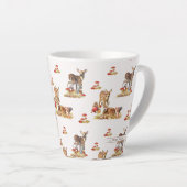 美しい森の動物の秋のアートパターン カフェラテマグ (右アングル)