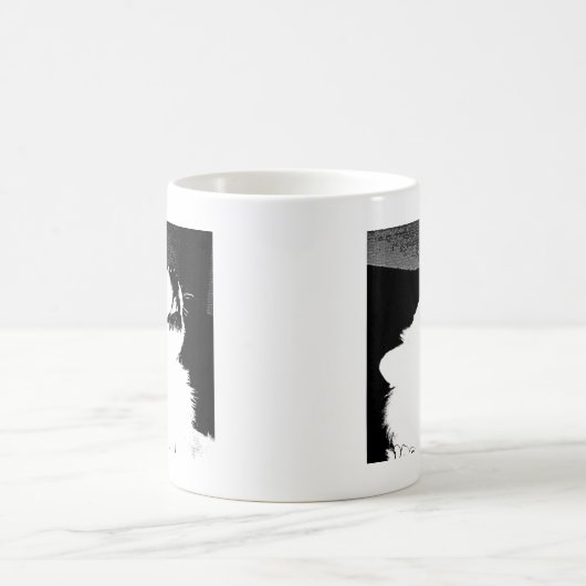 美しい毛皮で覆われたSamoyedの白犬 コーヒーマグカップ (中央)