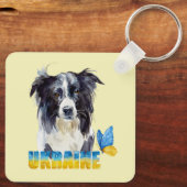 美しい水の色ウクライナ犬と蝶 キーホルダー (裏面)