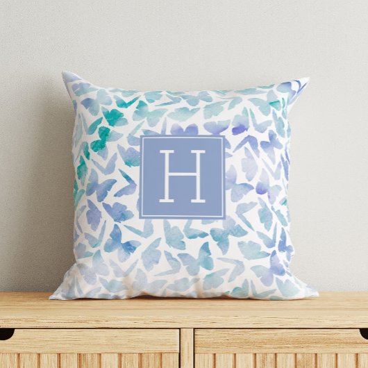 美しい水色の蝶モノグラムの クッション