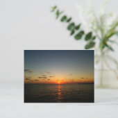 美しい海の夕日 オレンジ 黄色 赤 ポストカード (スタンド正面)