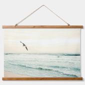 美しい海ビーチシーガルソアリング 吊り下げ型タペストリー (正面)