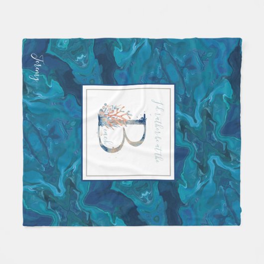 美しい海岸勾配の青いサンゴのモノグラム フリースブランケット (正面(横))