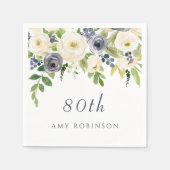 美しい海軍と白の花80th誕生日パーティー スタンダードカクテルナプキン (正面)