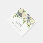 美しい海軍と白の花80th誕生日パーティー スタンダードカクテルナプキン (角)