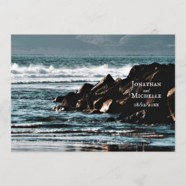 美しい海、波と岩のビーチ結婚式 招待状