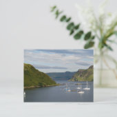 美しい港と反射付きの帆船 ポストカード (スタンド正面)