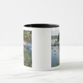 美しい港と帆船に反射して2 マグカップ (中央)