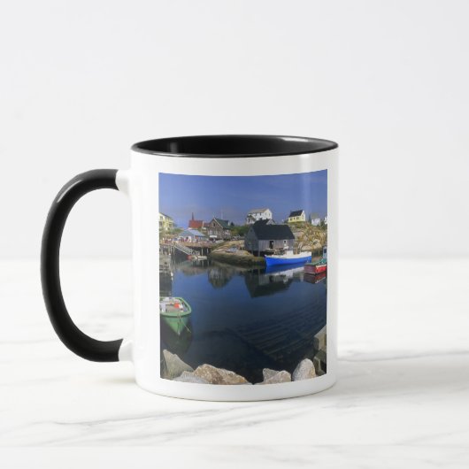 美しい漁村、ペギーズコーブの港 マグカップ (左)