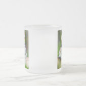 美しい狼の絵画頭 フロストグラスマグカップ (中央)