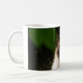 美しい猫とマグカップ コーヒーマグカップ (左)