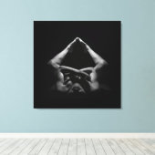 美しい生きている女性 キャンバスプリント (インサイチュ (ウッドフロア))