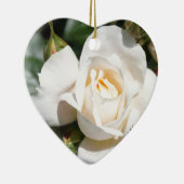 美しい白いバラの花。ラブとロマンス。 セラミックオーナメント (右)