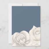 美しい白いバラ、ほこりっぽい青と白結婚の 招待状 (裏面)