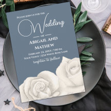 美しい白いバラ、ほこりっぽい青と白結婚の