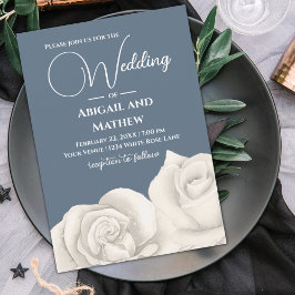 美しい白いバラ、ほこりっぽい青と白結婚の 招待状