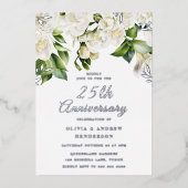 美しい白い花とシルバー 25周年記念 箔招待状 (正面)