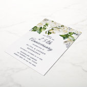 美しい白い花とシルバー 25周年記念 箔招待状 (回転した状態)