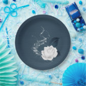 美しい白い花とネイビー葉の花 ペーパープレート (パーティー)