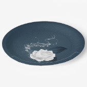 美しい白い花とネイビー葉の花 ペーパープレート (アングル)