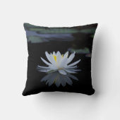 美しい白い蓮、風景 クッション (裏面)