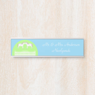 美しい白結婚の馬のカスタム サインプレート