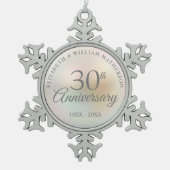 美しい真珠30周年記念 スノーフレークピューターオーナメント (正面)