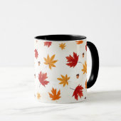 美しい紅葉の季節到来!赤橙黄色の落ち葉 マグカップ (正面右)