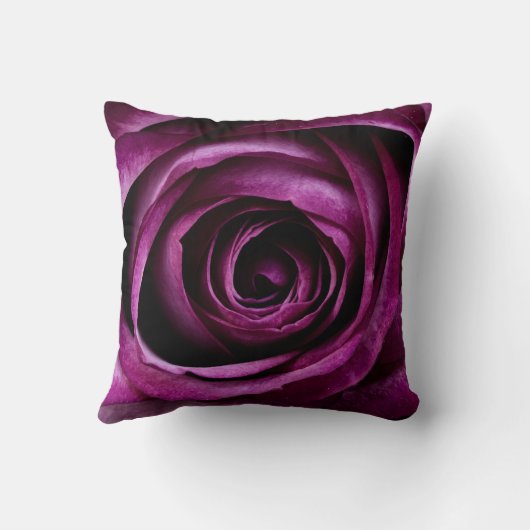 美しい紫色のバラの花の花びらのガーリーなギフト クッション (裏面)