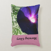 美しい紫色の花のアクセントの枕 アクセントクッション (正面(垂直))