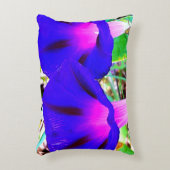 美しい紫色の花の枕 アクセントクッション (正面(垂直))