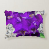 美しい紫色の虹彩 アクセントクッション (正面)