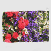 美しい紫、赤、白の一年花 ゴルフタオル (横)