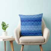 美しい絵を描光と濃い青のスケールパターン クッション (椅子)
