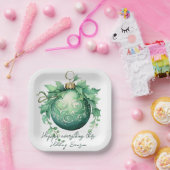 美しい緑のクリスマスボールの雪 ペーパープレート (パーティー)