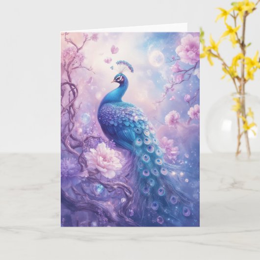 美しい羽毛の尾を持つ優雅な孔雀 カード (黄色い花)